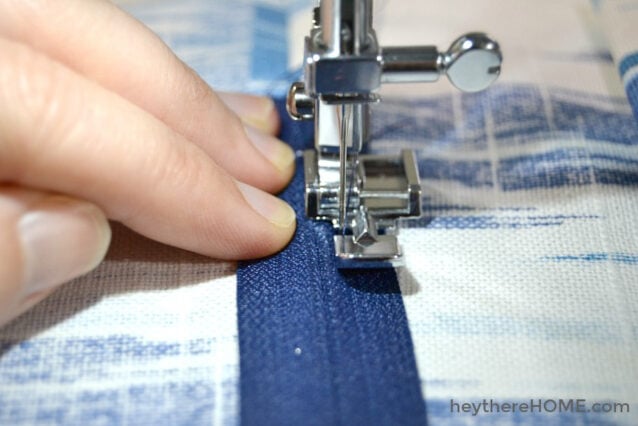 how to sew in a zipper