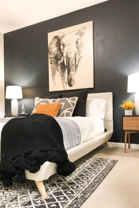 modern black accent wall bedroom